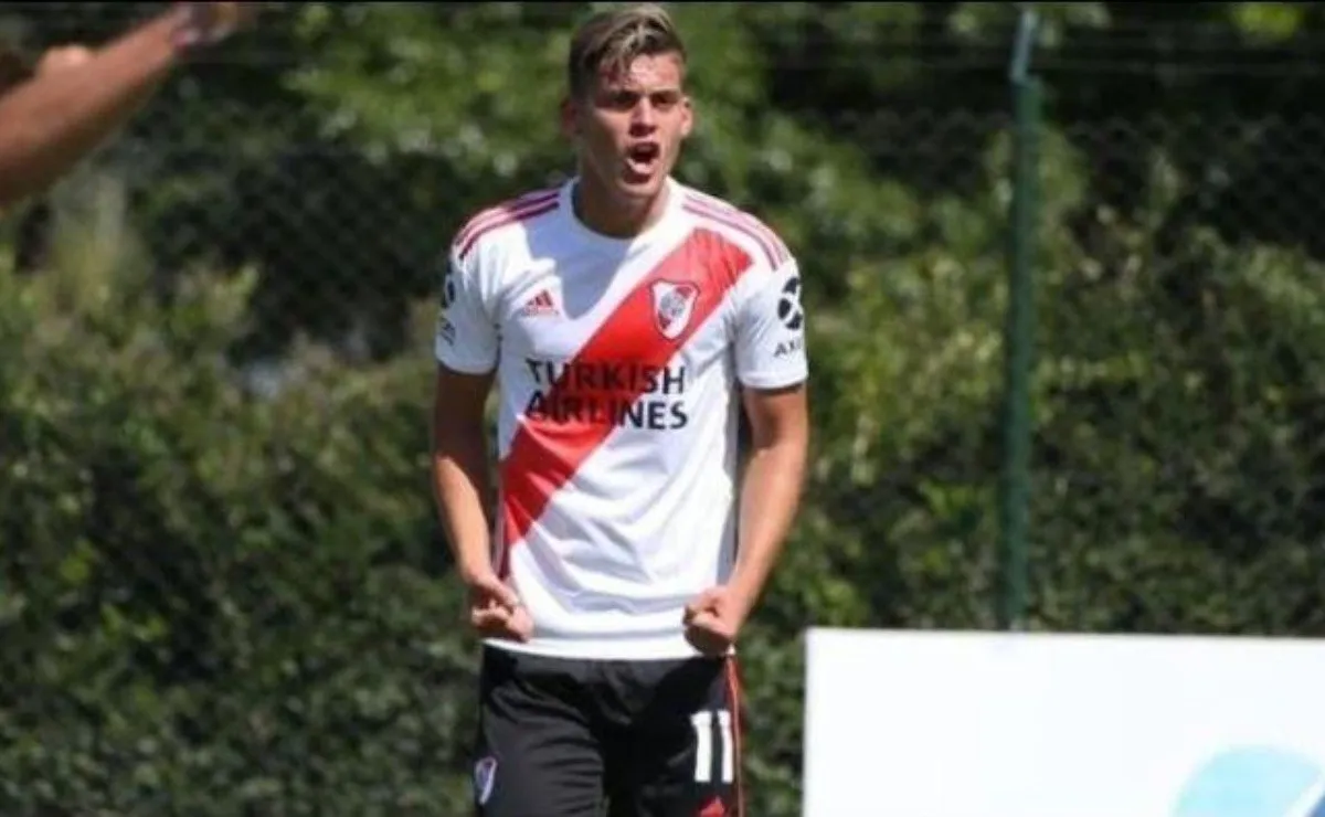 Federico Girotti jugó tres veces en Primera: un partido de Superliga, uno de Libertadores y un amistoso.