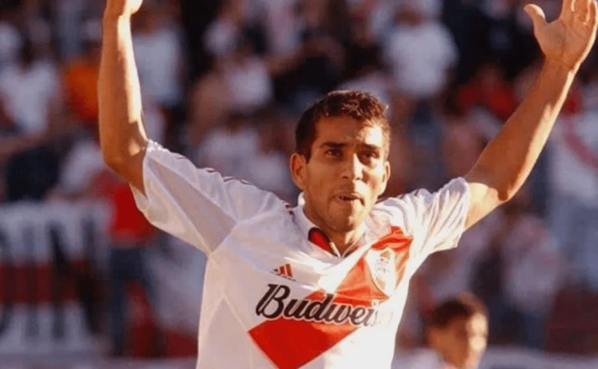 Cuevas tuvo dos pasos por el Millonario: 1999-2003 y 2004-2005.