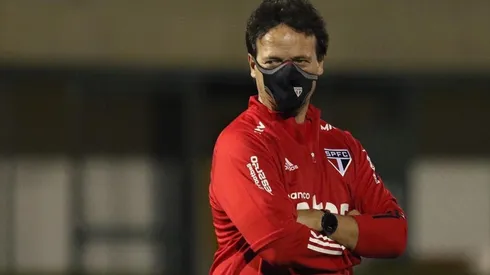 Fernando Diniz cubre todos los aspectos en el regreso de las canchas.