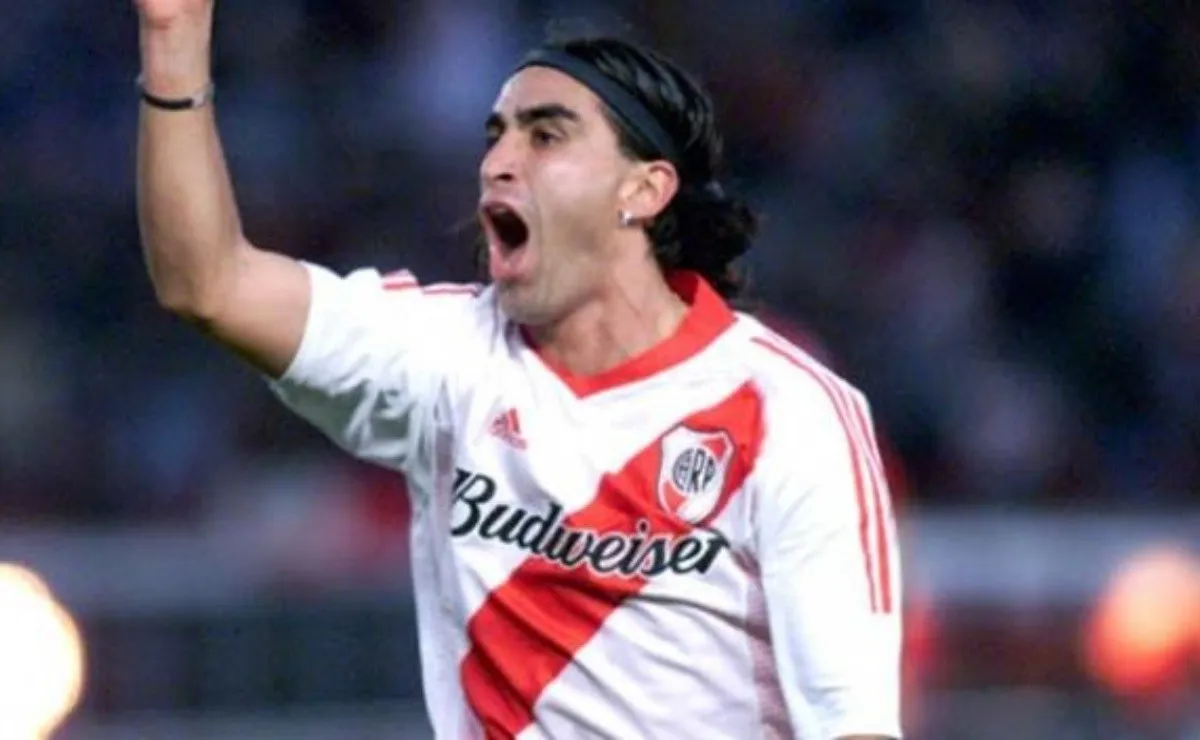 Husaín disputó 65 partidos oficiales en River y marcó 3 goles