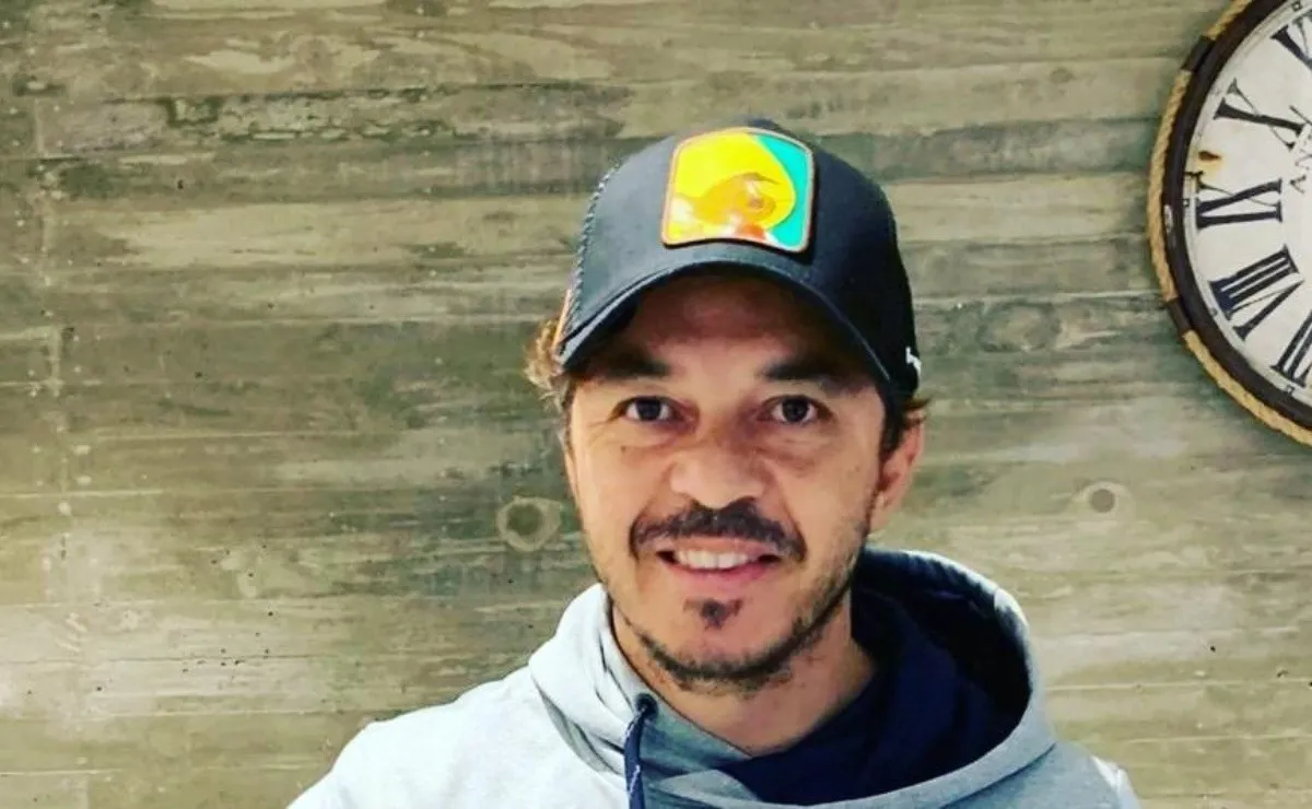 El Muñeco reapareció en las redes con barba.