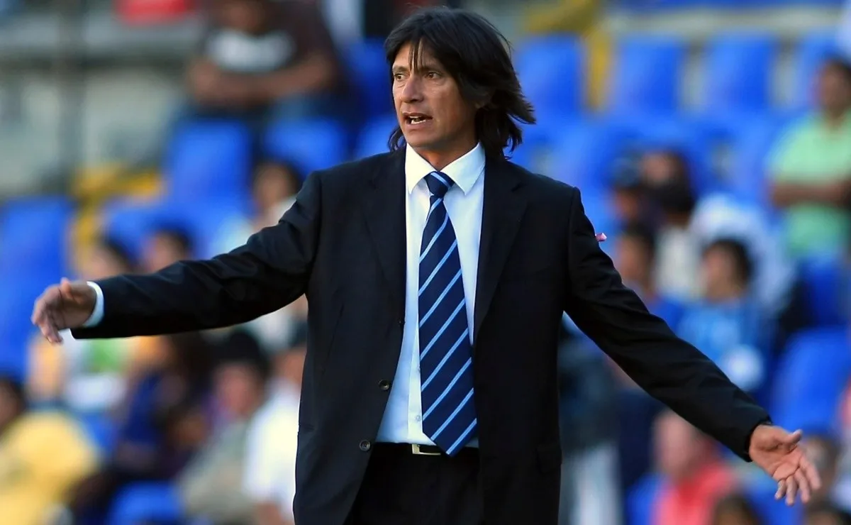 ngel David Comizzo, de 57 años, fue campeón como DT de Universitario en el año 2013.