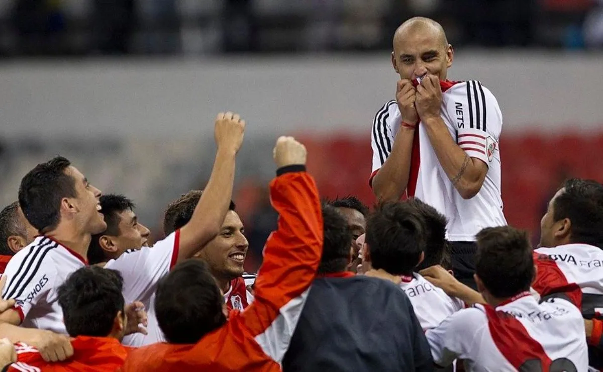 El Lobo fue llevado en andas en el que fue su último partido con la camiseta de River