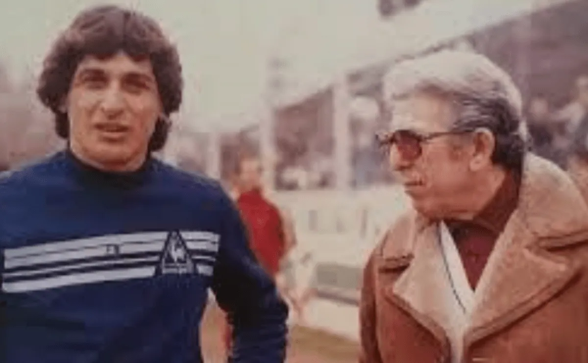El Pato llegó de Racing y Angelito lo desafió.