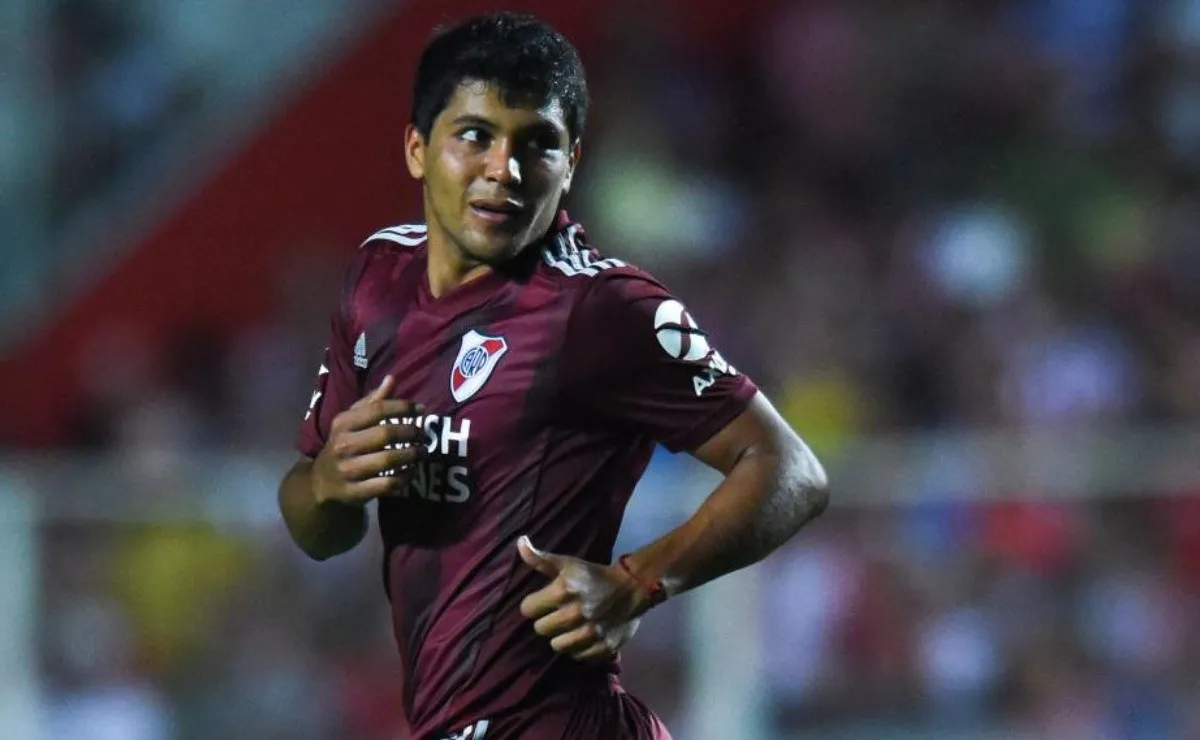 "Robert está totalmente afianzado en River", sostuvo el agente del paraguayo