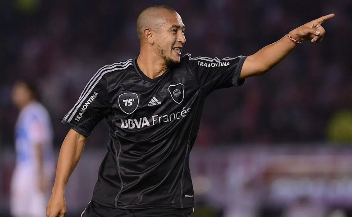 El Chino disputó 26 partidos oficiales en River y marcó 6 goles
