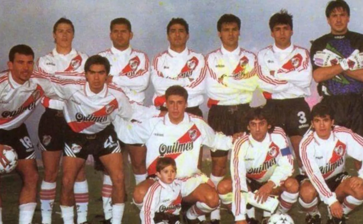 La formación de aquel gran equipo campeón de América en el 96.