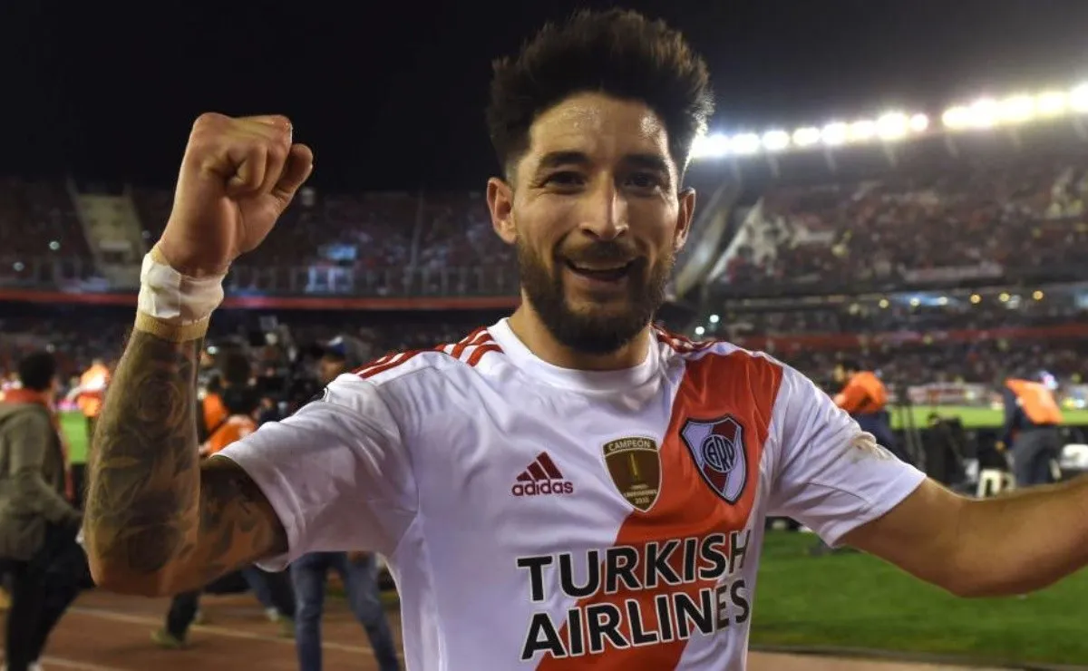 Milton, a pura sonrisa, festejando la gloria y el renacer cosechado en River