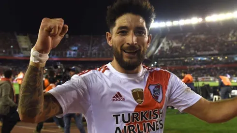 Milton, a pura sonrisa, festejando la gloria y el renacer cosechado en River