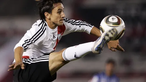 El mediocampista, quien llegó a desempeñarse de volante por derecha, disputó 91 partidos oficiales y convirtió 8 goles.