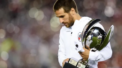 El capitán con la Supercopa Argentina 2018 en sus manos.