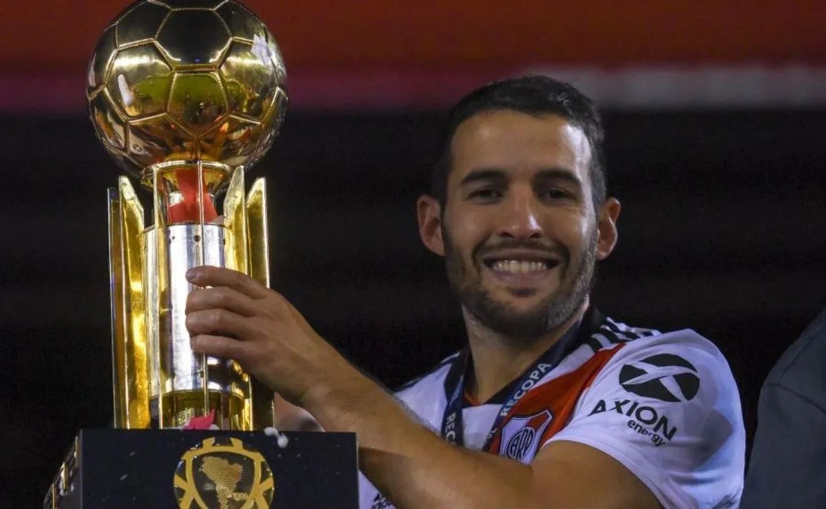 El uruguayo disputó 135 partidos oficiales y marcó 7 goles