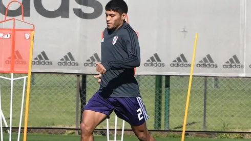 El zaguero del Más Grande no pierde tiempo en Paraguay.