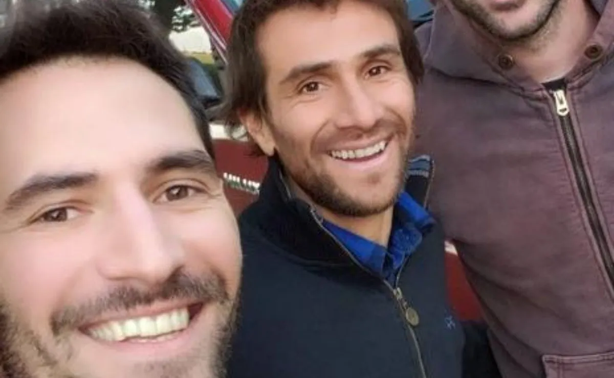 La reunión se dio en el campo que tiene el capitán en su pueblo