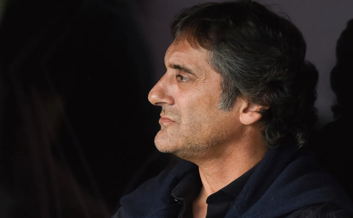 Enzo pateó la decisión de su continuidad hasta mitad del año que viene.
