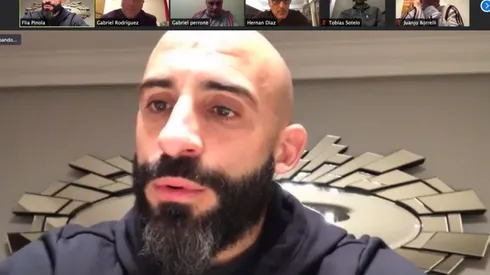 El defensor central charló durante una hora y 45 minutos para 100 personas.