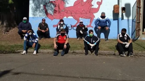 En distintos puntos se juntan para repartir alimentos.