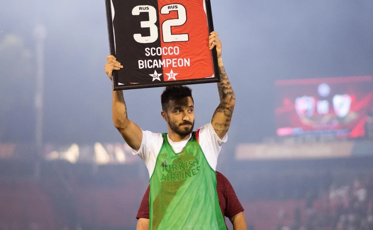 Scocco recibió un reconocimiento especial cuando River visitó a Newell's, el 30 de noviembre de 2019. (FOTO: Getty)