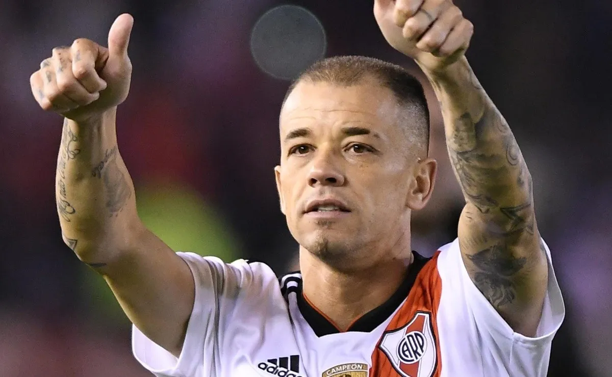 D'Alessandro se puso la camiseta de River en mayo de 2019, cuando la intercambió como jugador de Inter. (FOTO: Getty)