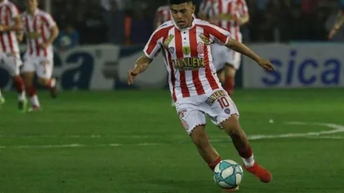 Valenzuela surgió en Racing, tuvo un paso por Chicago y ahora juega en Barracas Central