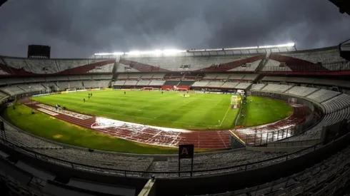 Postal de aquella noche del 11 de marzo en el Monumental, previo al inicio del partido ante Binacional