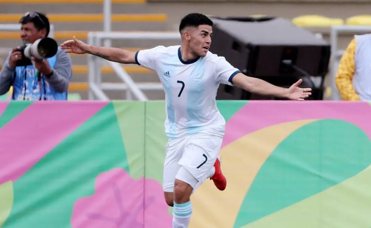 Fernando Valenzuela surgió de Racing, estuvo a préstamo en Nueva Chicago y ahora está en Barracas Central.