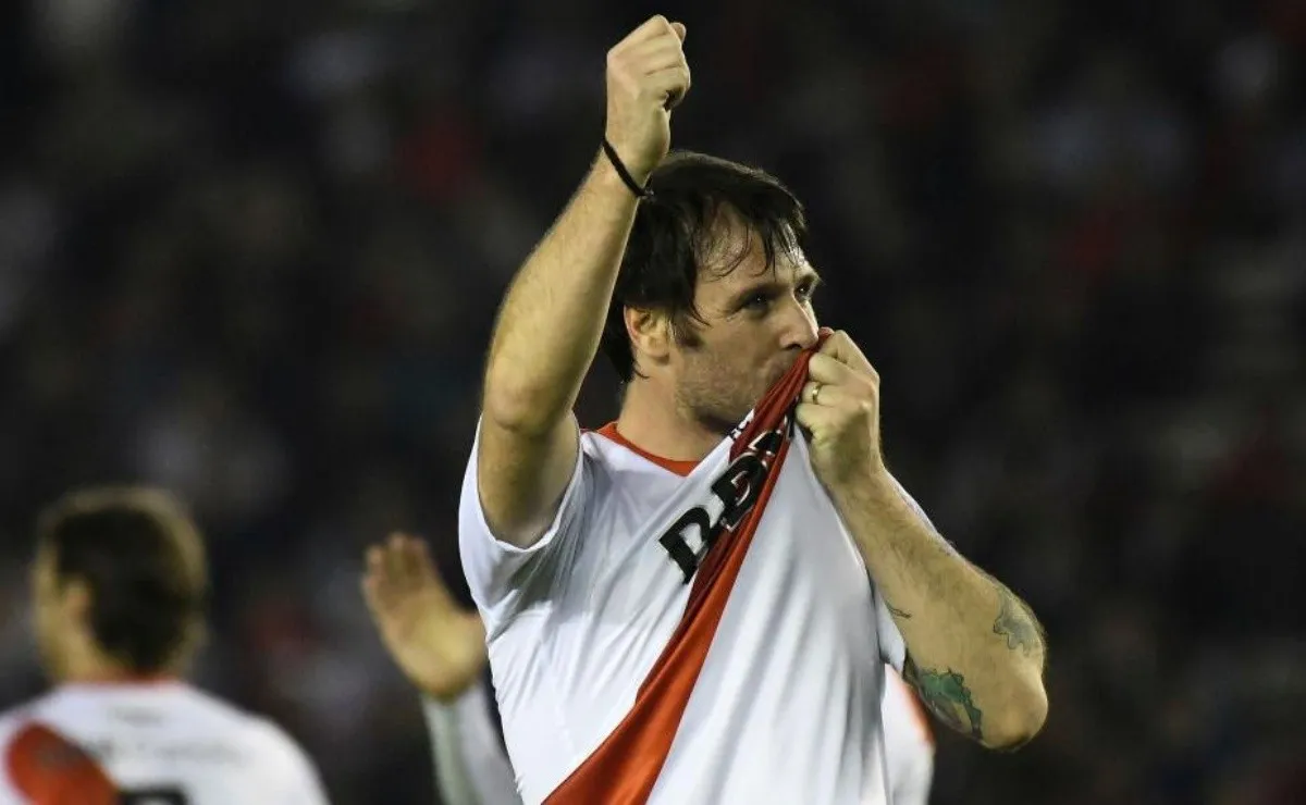 "De River no hay que irse nunca", le remarcó Cavenaghi a los más jovenes
