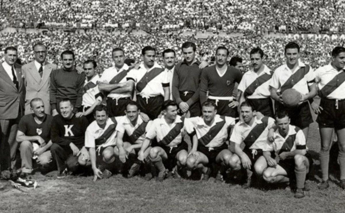 Postal del partido amistoso a beneficio disputado por River en Turín