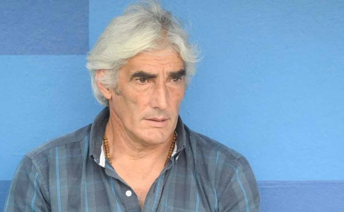 Ernesto Corti jugó 235 partidos oficiales en River, marcó 10 goles y ganó 4 títulos.