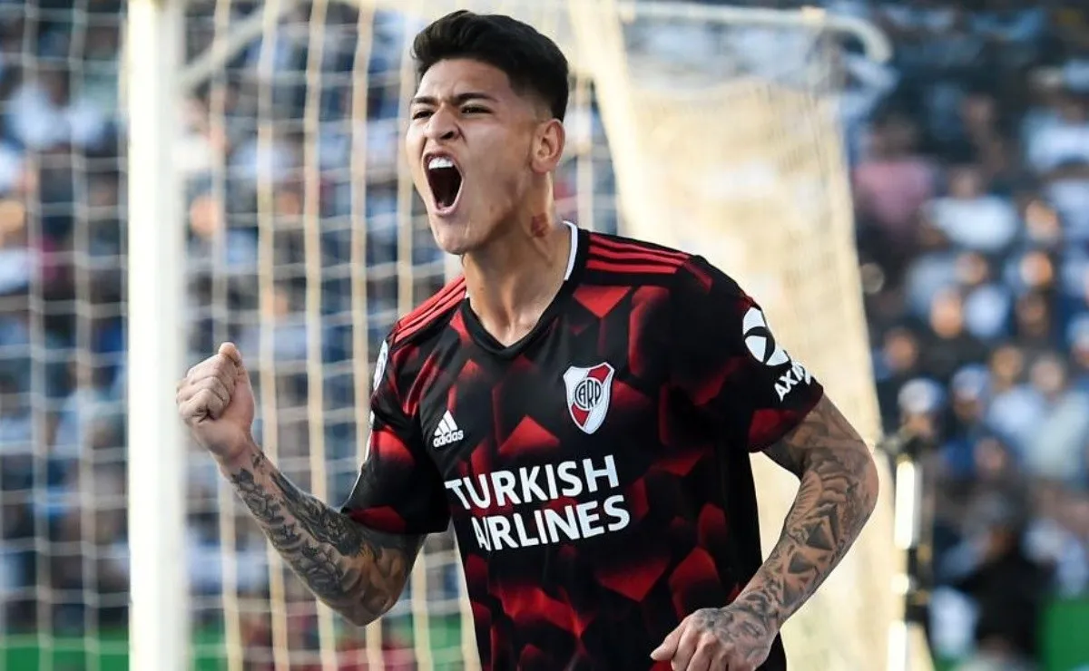 El colombiano disputó 17 partidos oficiales en River y marcó 3 goles