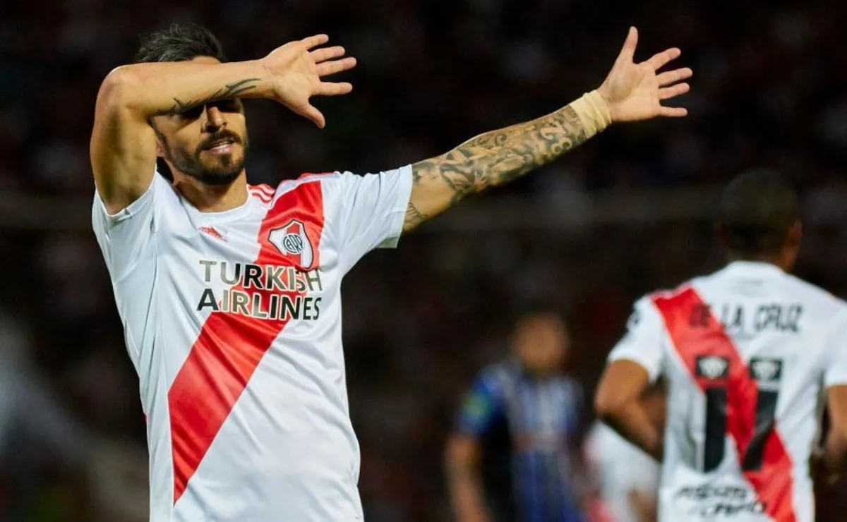Scocco disputó 90 partidos oficiales en River y marcó 38 goles