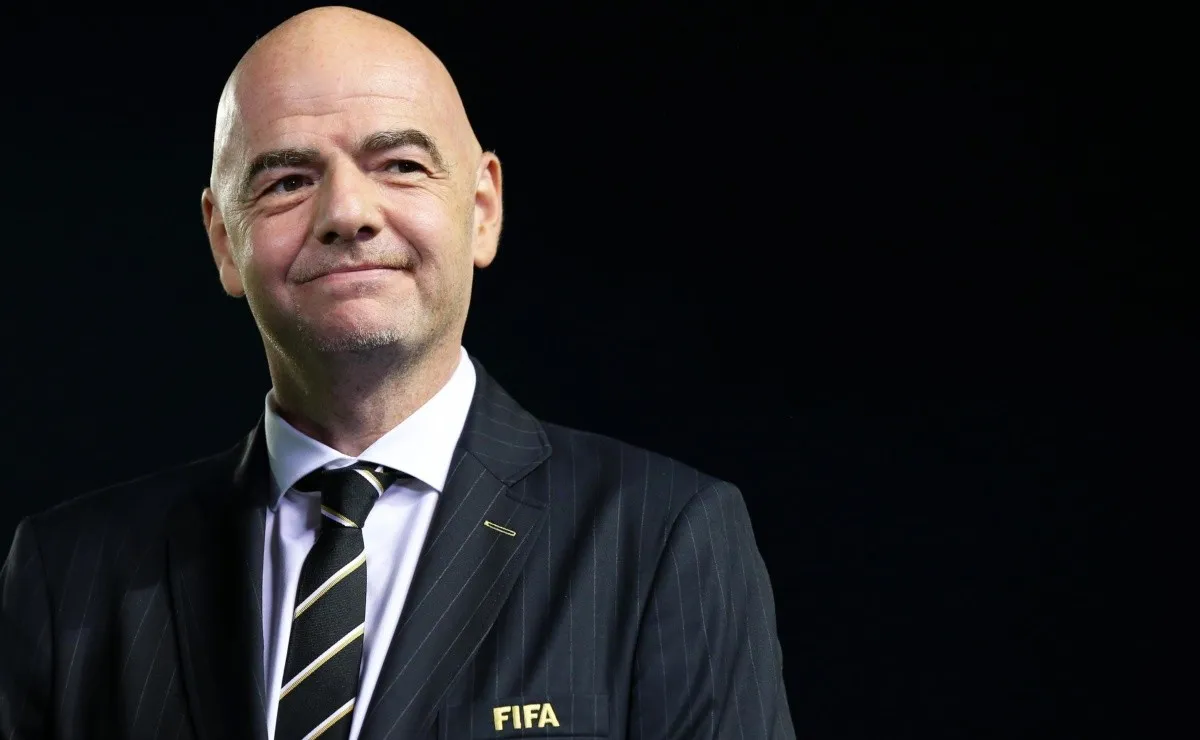 Gianni Infantino deberá tomar decisiones fuertes en materia de calendarios mientras siga la pandemia. (FOTO: Getty)