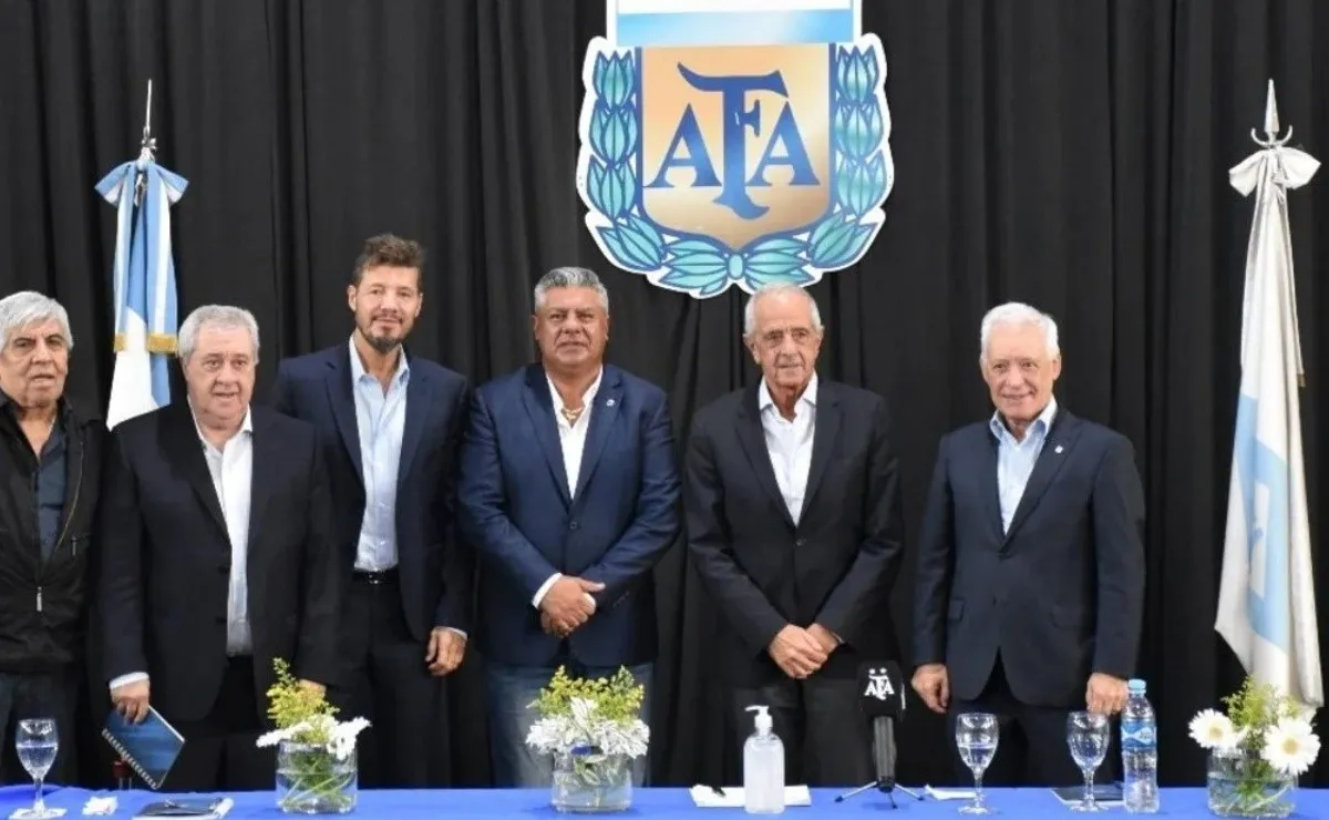 El próximo 19 de mayo está prevista la Asamblea para que Chiqui Tapia sea reelecto hasta el año 2025. (FOTO: Clarín)