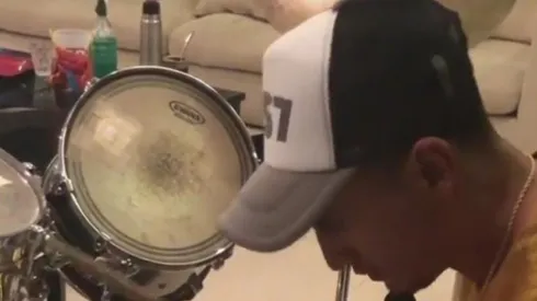 El delantero de River a pura pasión por la música y la batería