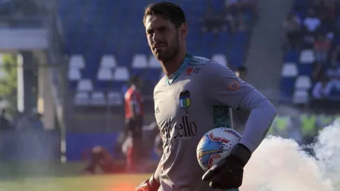 Augusto Batalla lleva siete partidos oficiales en O'Higgins: recibió 7 goles. (FOTO: Photosport)