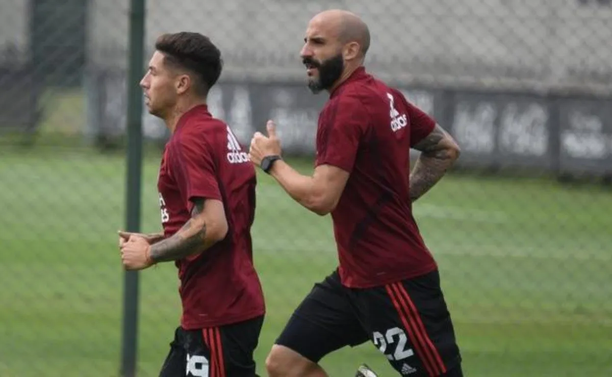 Los jugadores se entrenan desde sus hogares y son monitoreados por los profes