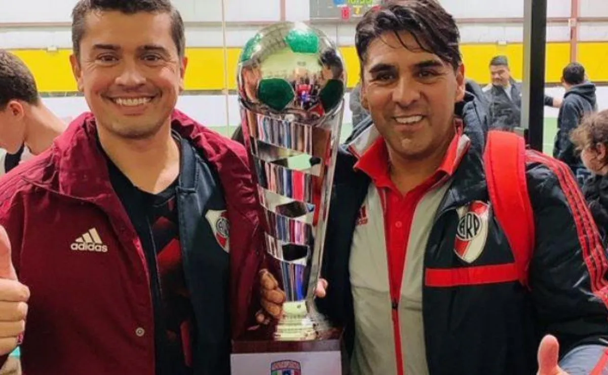 Guillermo Rivarola, acompañado por el empresario Ricardo Juncos. (FOTO: @RiverPlateIndy)