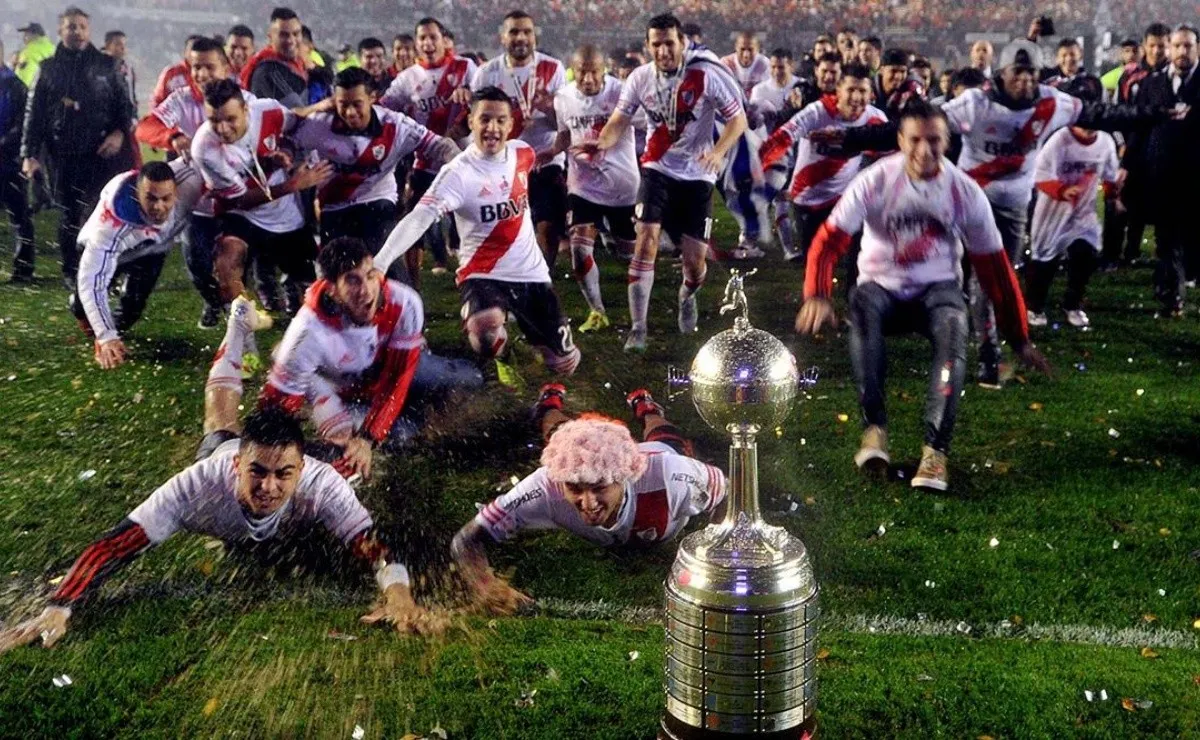 Los jugadores festejando la Copa Libertadores 2015.