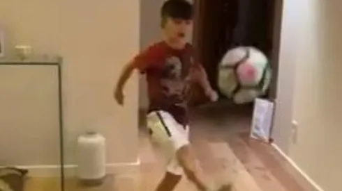 Gianluca, el hijo de Piscu, cumpliendo el desafío que planteó Juampi