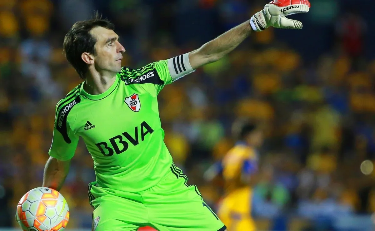 El arquero se fue libre de River al Necaxa en junio del 2016.