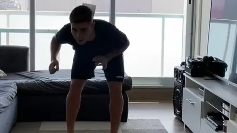 Él cordobés dominó de manera perfecta el rollo de papel higiénico