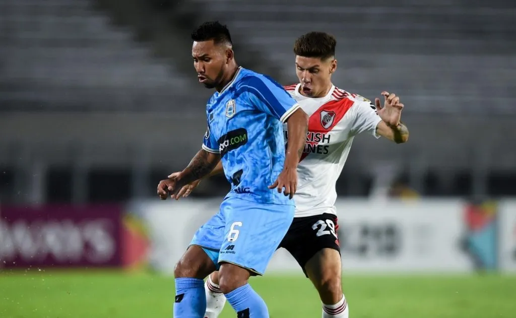Bajo un diluvio, River goleó 8-0 a Binacional la última vez que jugó sin público por Copa a raíz de una sanción.