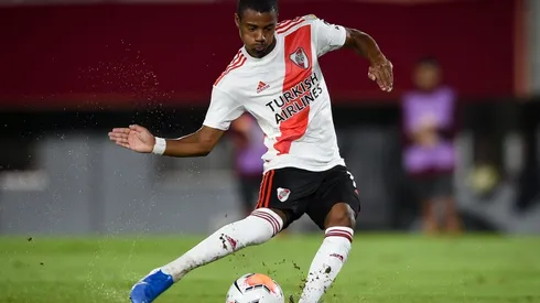 El uruguayo malgastó una nueva oportunidad desde los doce pasos.