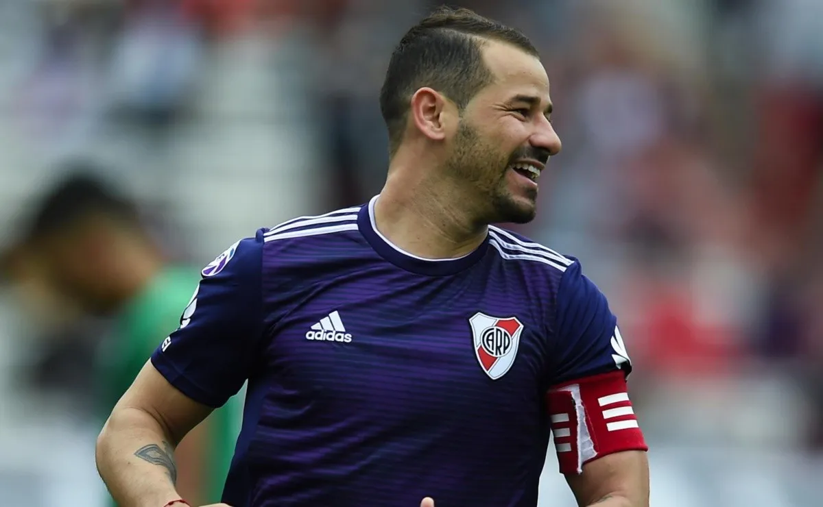El uruguayo y el Ogro bancaron al plantel, cada uno a su manera.