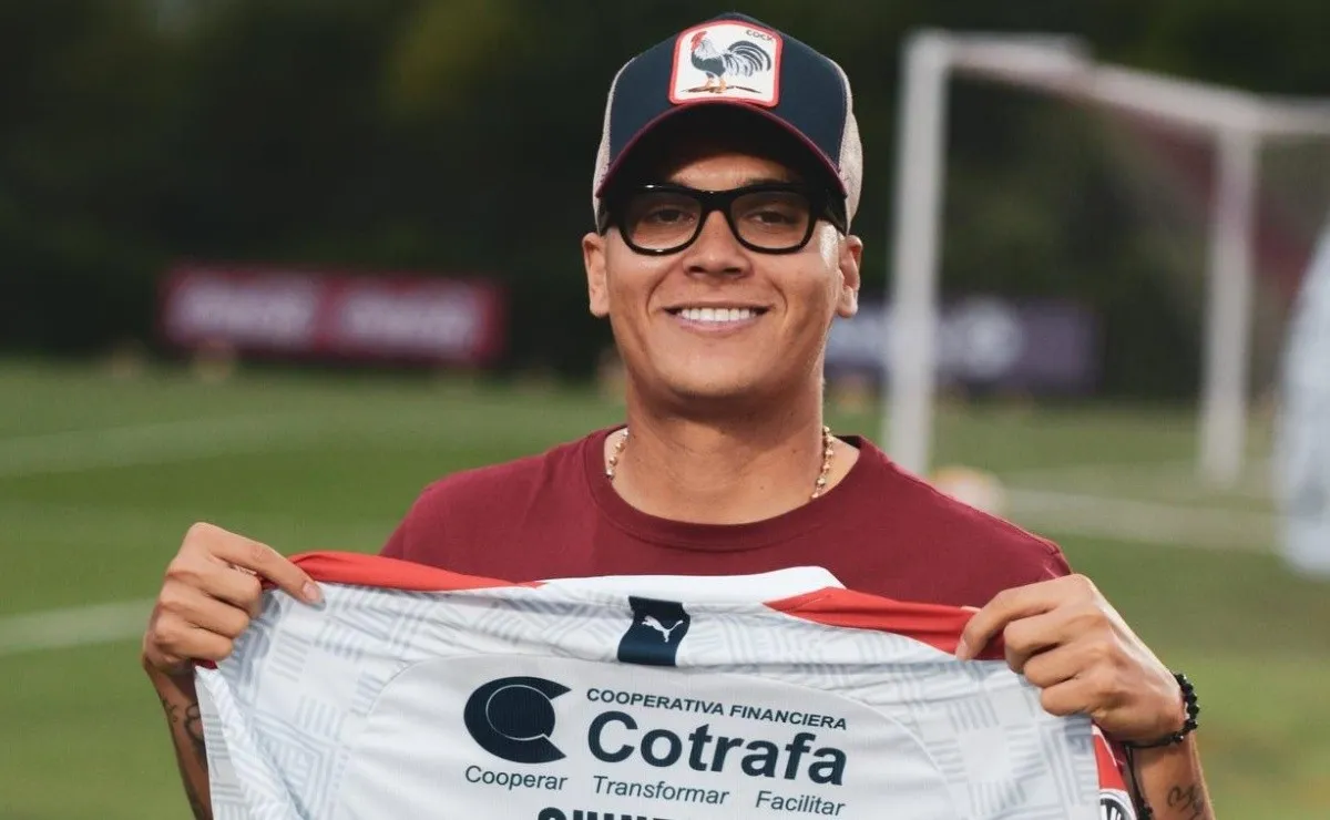 Juan Fernando Quintero posó con la camiseta del DIM.