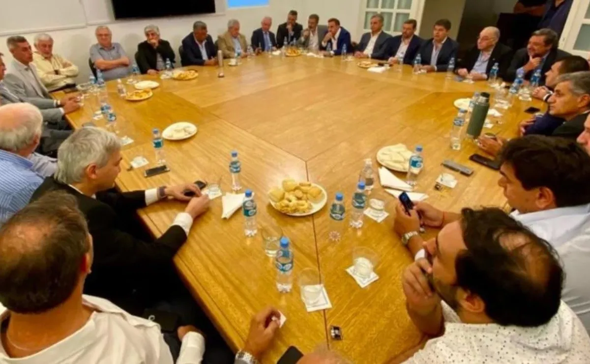 Todos los equipos excepto River estuvieron reunidos esta mañana.
