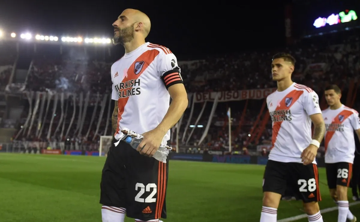 Hay dos lugares para tres futbolístas, ¿quién jugará en Tucumán?