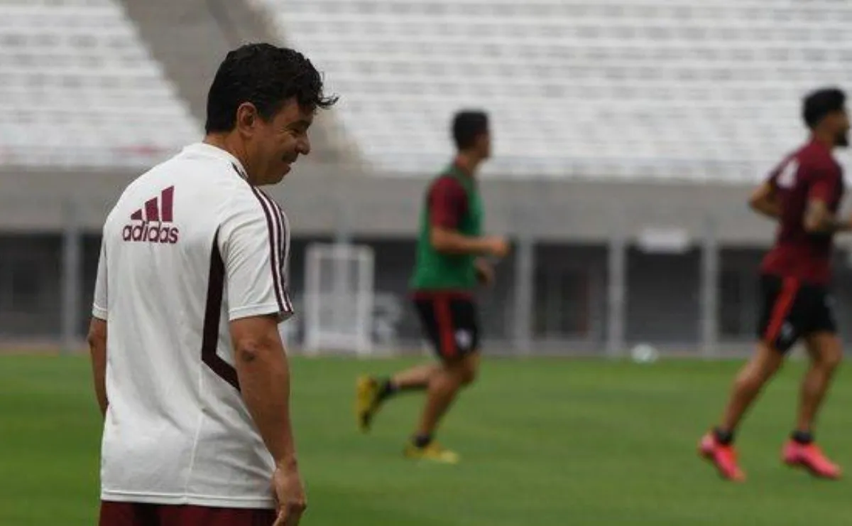 El Muñeco, sonriente en el entrenamiento de este viernes en el Monumental