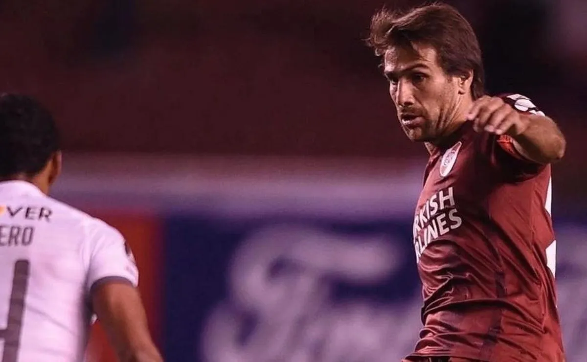 Leonardo Ponzio fue titular en la derrota vs. Liga de Quito.