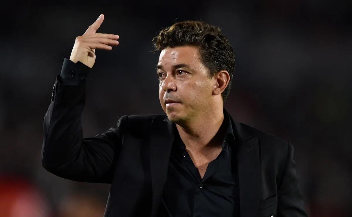El Muñeco habló con la prensa en la llegada de River a Tucumán.